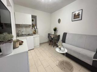 Apartmani Vela Makarska - Studio With Garden View - Makarska - 6