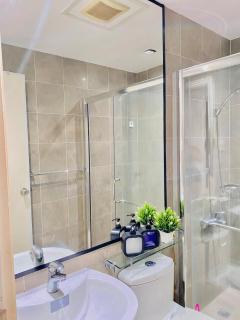 Gramercy Studio Unit- Rockwell View - Manila - 2