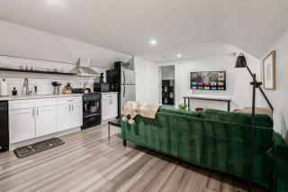2230 N 4th Apt C - Columbus Getaway Stylish Apartment - Columbus - 6