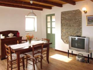 Cozy Hideaway Above Lake Como - 2