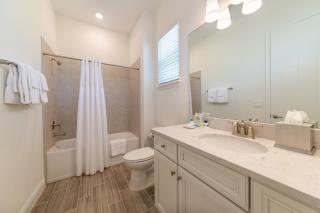 We Be Jammin Cottage With Private Hot Tub Near Disney With Margaritaville Resort Island H2O Access - 8020Dr - Orlando - 2