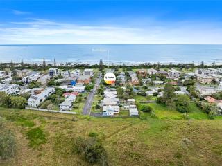 Pacific Waves - Pet Friendly Original Beach House - Kingscliff - 0