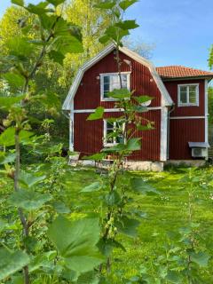 Classic Red Cottage By The Forest In Svanberga - Edsbro - 2