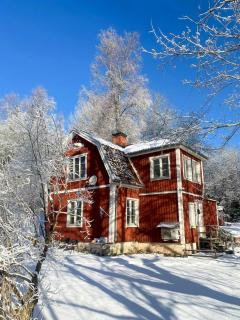 Classic Red Cottage By The Forest In Svanberga - Edsbro - 1