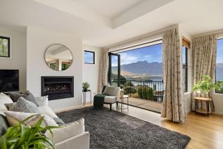 Elevated Elegance in Fernhill - Queenstown - 8