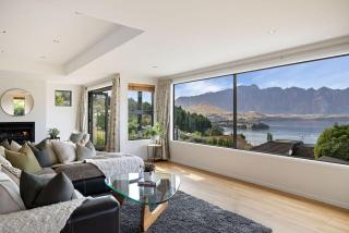 Elevated Elegance in Fernhill - Queenstown - 4
