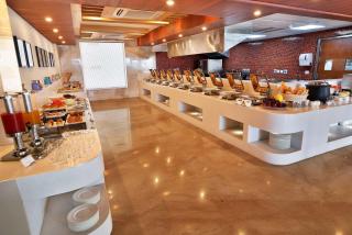 Ramada by Wyndham Ghaziabad Vasundhara - Ghaziabad - 4