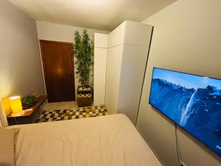 Quarto casal com garagem ar aconchegante centro de bc - 6