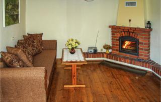 Cozy Home In Biskupice With Wifi - Biskupice - 4