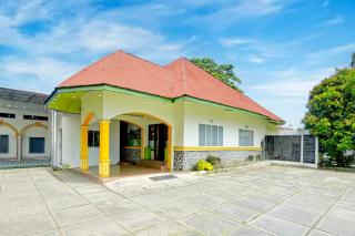 Hotel O Padang near Pantai Padang formerly Hotel Ranah Bundo - Padang - 3