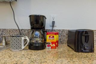 Compact Studio in Hollywood - Los Angeles - 1