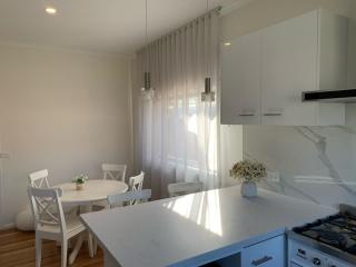 Stylish Family Home - Dandenong - 1