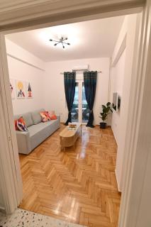 Chic 1BR Apartment with Balcony - Atene - 3