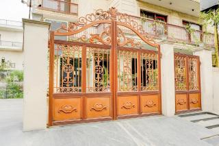 Super Townhouse Sector 47 Near Medanta - Gurgaon - 1