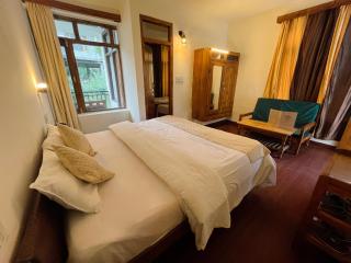 Tourist Hotel 10 minutes walking distance from the mall - 4