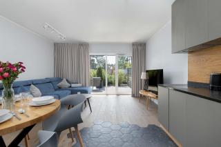 Spacious Apartment with Parking in Międzywodzie by Noclegi Renters - Międzywodzie - 5