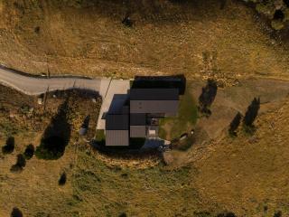 Luxury Passive House on a 50 acre lakeside farm - Wanaka - 7