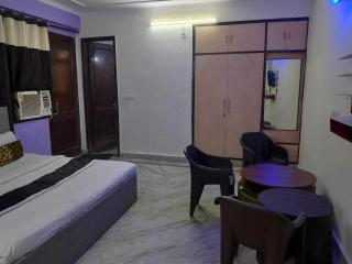 Hotel O Green House - Noida - 0