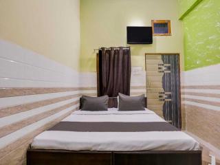 Hotel O Green House - Noida - 6