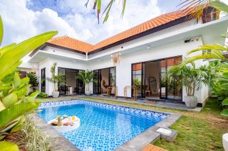 Alicia - Soak Up the Sun - Stylish 2BR Villa with Oversized Pool - Kerobokan - 4