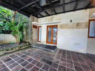 Bali Oma Living - Spacious 3BR Family Home Near Sanur - 8