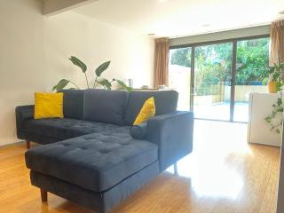 Private Northwood Guest Suite - Sidney - 3