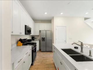 Beautiful Florida Villa Near Disney With Margaritaville Resort & Island H20 Waterpark Access - 2939Cl - Kissimmee - 3