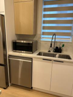 Pristine Brand New Duplex, Prime Location! - Vancouver - 5