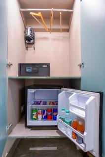 The Horizon By LA Riqueza Hotels , New Delhi City Centre - 05 Mins from Connaught Palace & New Delhi Railway Station - 2
