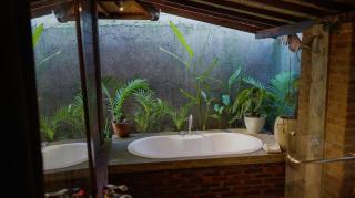 Perwira Wood Villa with 2BR Pool&Scenic View - Seganteng - 5