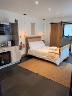 Luxury Courtyard Studio in Llangollen - 9