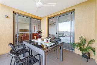 Marina Outlook - Scenic Waterfront Living with Pool - Darwin - 1