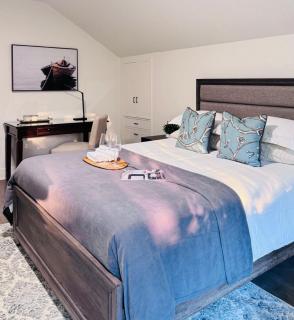 Charming Queen Bedroom Vancouver West - Vancouver - 0
