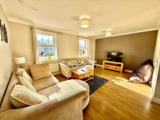 5BR 3BA Home Sleeps 10 in Hook - Hook - 7