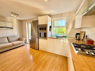 5BR 3BA Home Sleeps 10 in Hook - Hook - 4