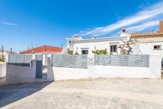 Traditional Dream House - Soroni - 8