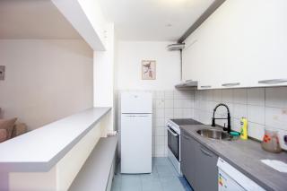 Tranquil Coastal Getaway Apartment - Budva - 9