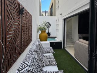 Urban Oasis Penthouse-Jacuzzi! - Kaapstad - 6