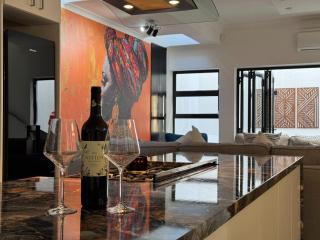 Urban Oasis Penthouse-Jacuzzi! - Kaapstad - 3