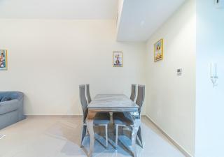 The Silent Balcony JVC Stay - 9