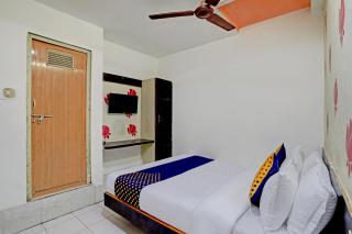 Hotel O Mayur - Sarkhej - 1