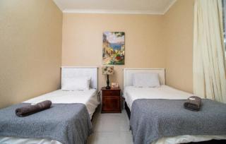 Roots self catering family Group unit 3 - 6