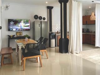 Tropical Pool Villa Canggu - Ololoca Berawa - Canggu - 3