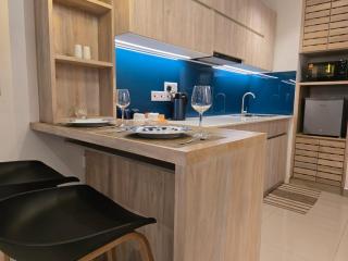 Ocean Breeze Sea View Luxury Apartments - 2