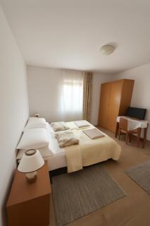 Apartments Jezerce 28 - Jezerce - 9