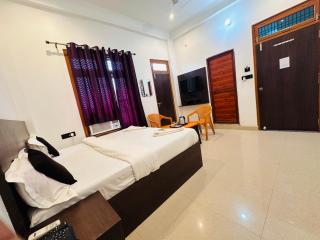 Hridayam Madhuram Hotel -350M From Shri Ram Janam Bhumi - 5