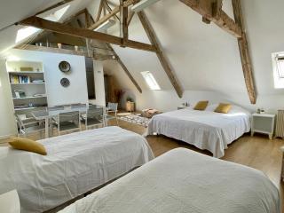 Le Manoir des Doyens Loft - Sleeps 8 - D-Day Museum on-site - Ten Minute Walk to Commonwealth Cemetery! - Bayeux - 9