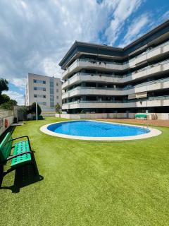 Hermoso piso en un paso de la Playa de Fenals con piscina - Lloret de Mar - 0