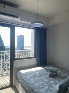 Wind and Sea at Shore Residences - Manila - 8
