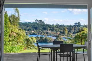 Okere Jetty Escape - Rotoiti Holiday Home - Rotorua - 5
